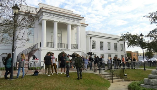 shutterstock_2268019583 People gathered outside the Colleton County Courthouse.