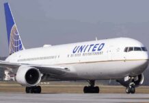 Terror Threat Text Freezes A United Flight United Airlines jet taxiing on runway
